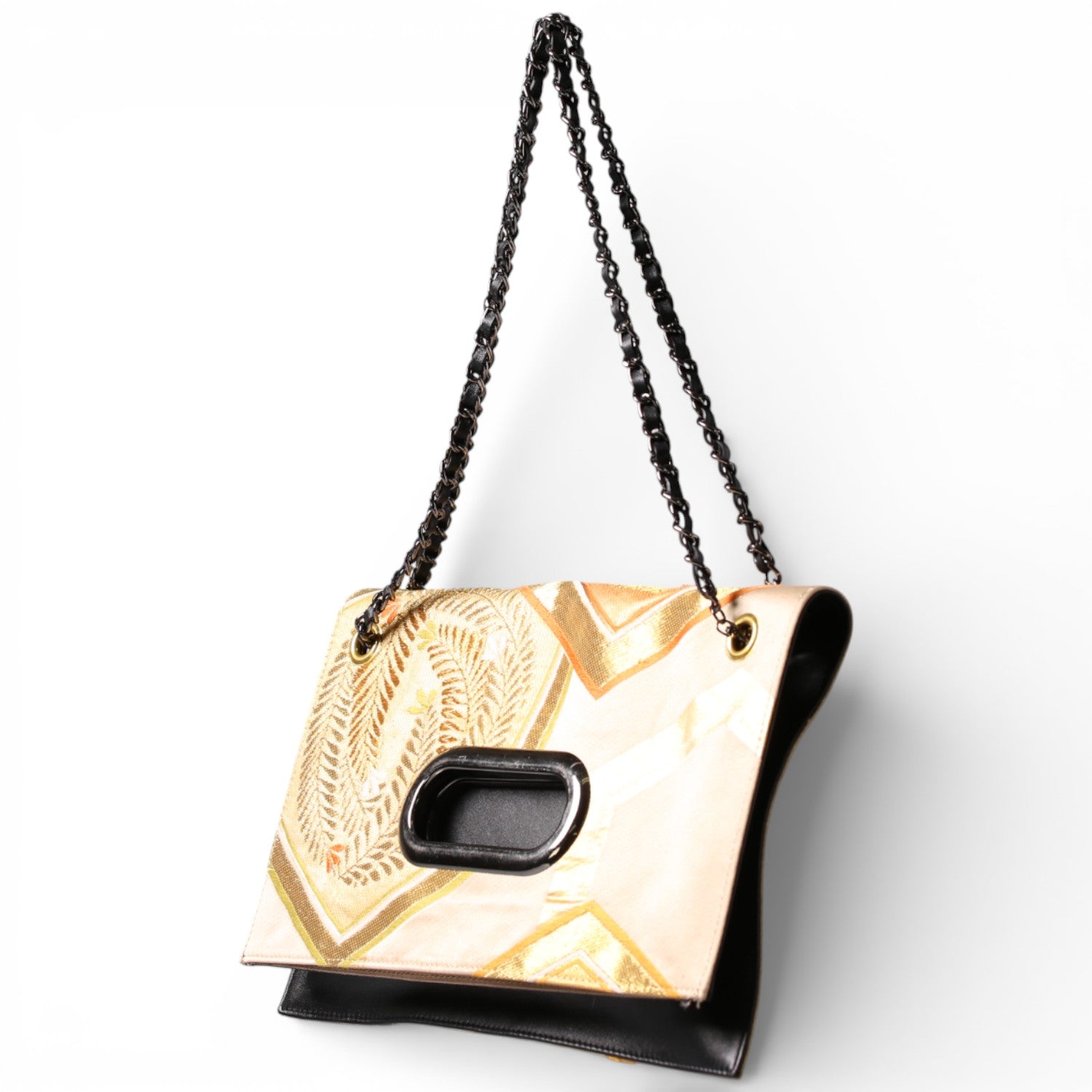 クラッチバック