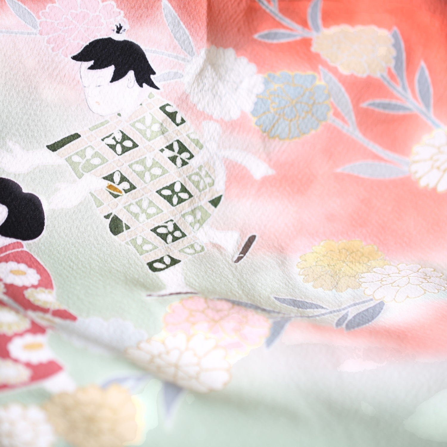 Superb pants with children at play and flower crests