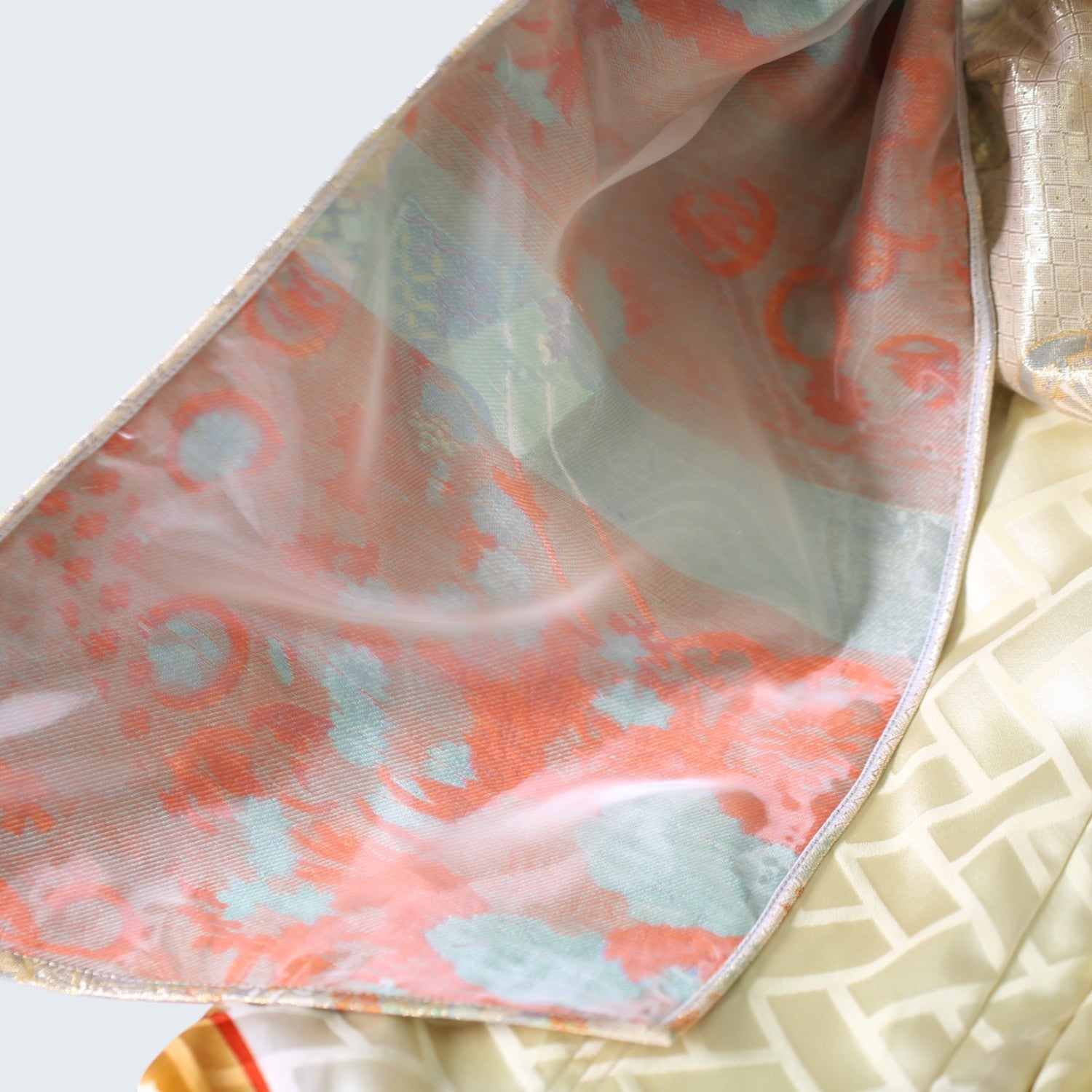Pants with a noshi and a carriage design