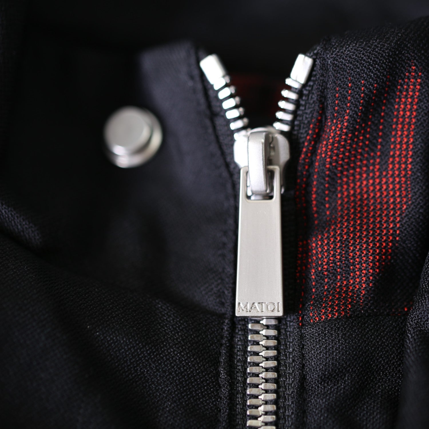 黒紅モダンコート