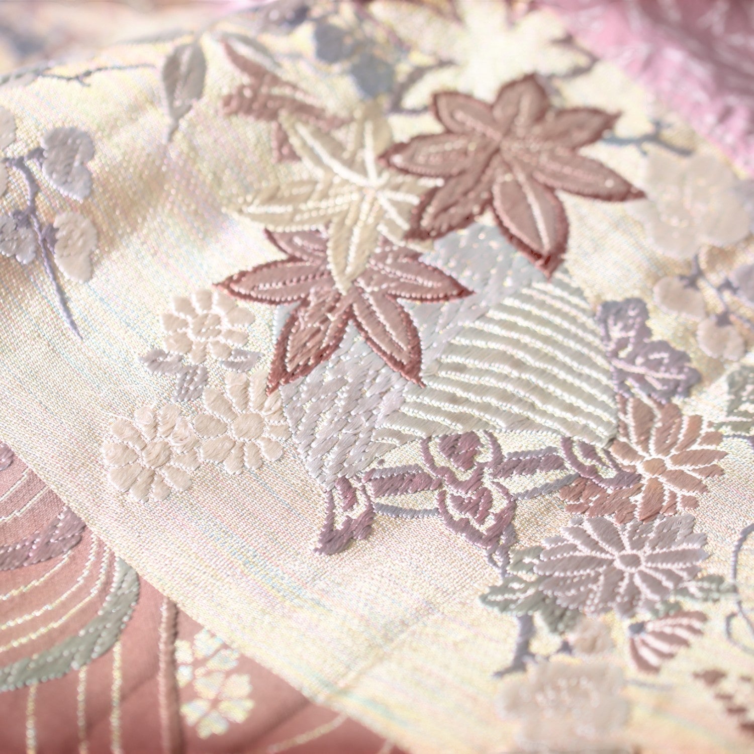 Visiting kimono skirt with gold-woven obi and hem decoration