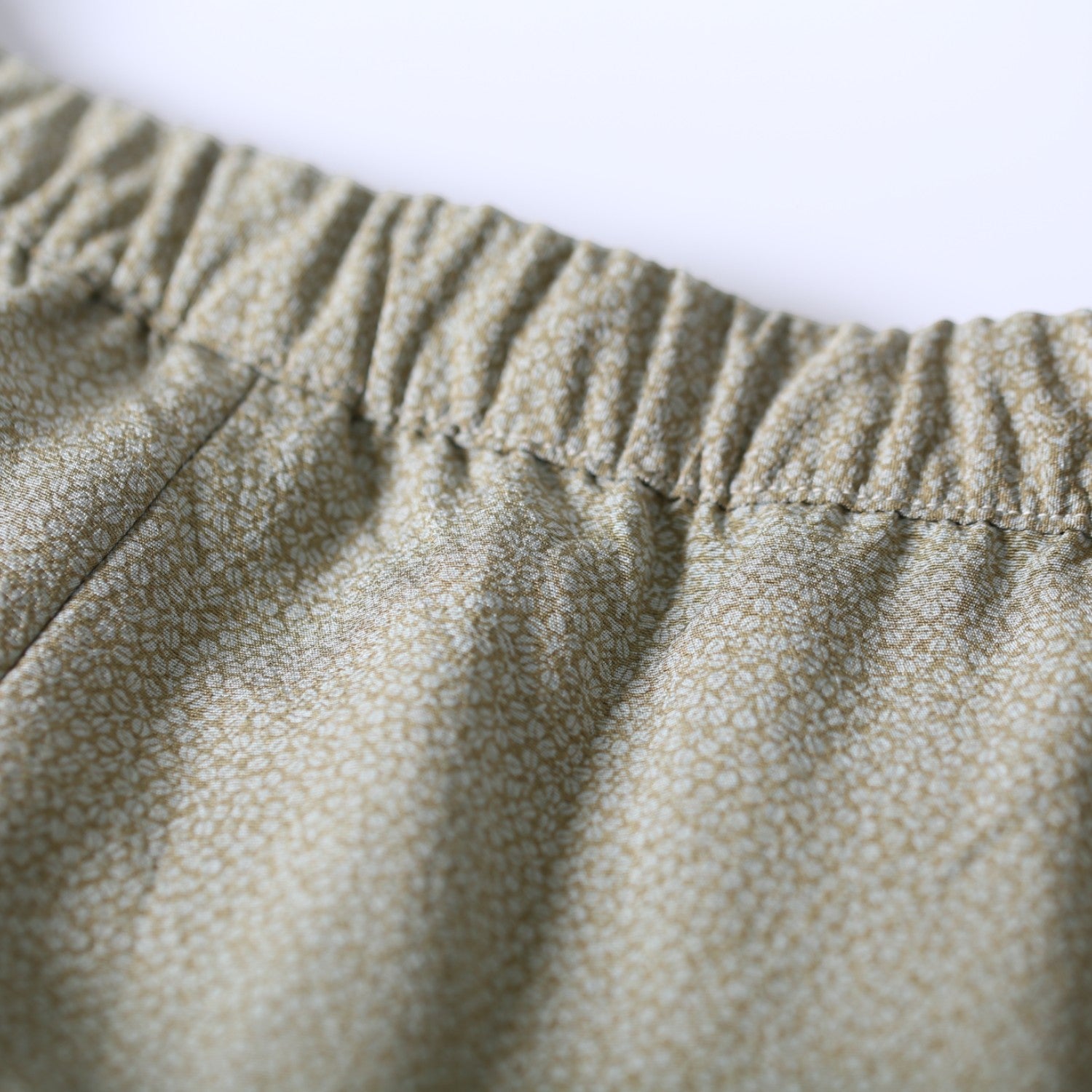 A skirt with a gorgeous Japanese design and geometric obi pattern