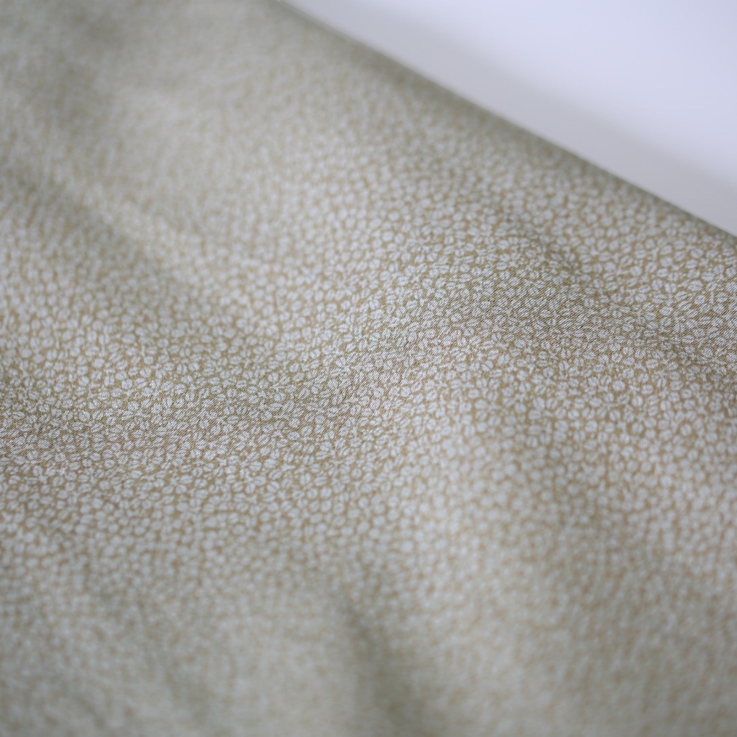 A skirt with a gorgeous Japanese design and geometric obi pattern