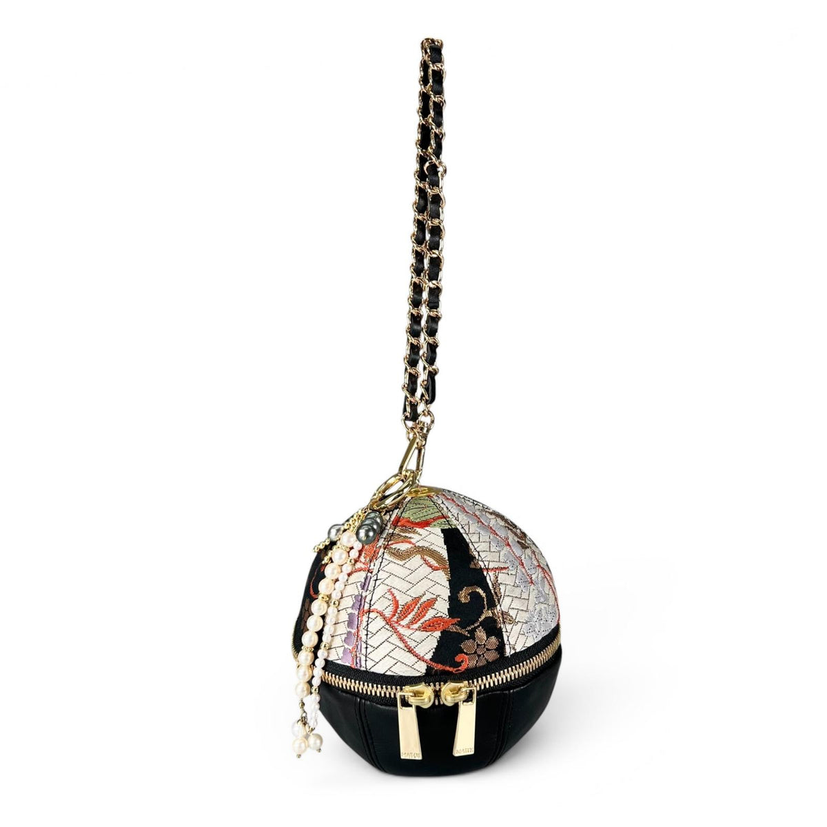 伝統を纏う、気高き正絹のMari Bag