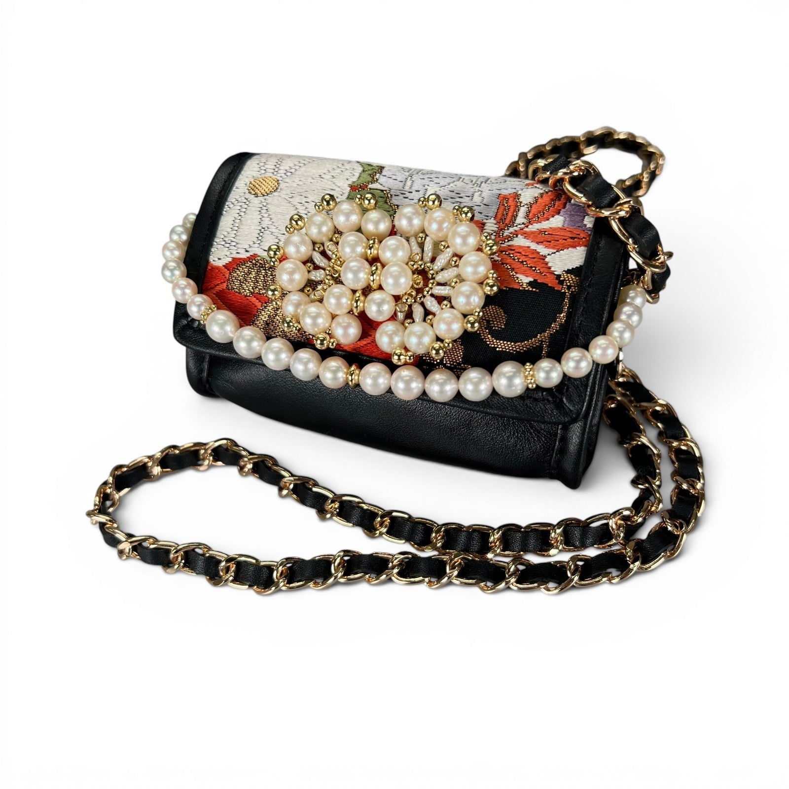 「丸紋藤牡丹」帯と真珠のMicro bag