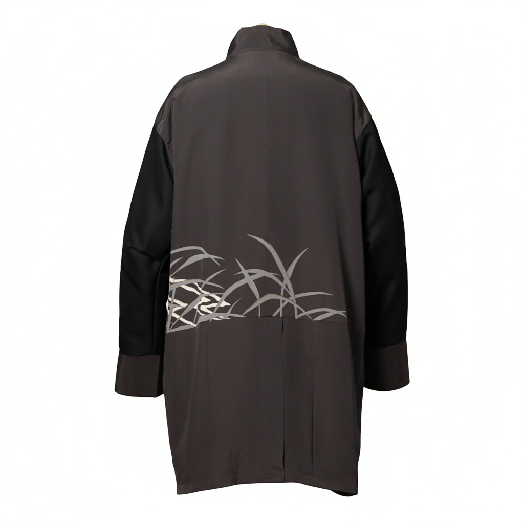 A supreme modern coat, crafted with Ryusui Kusaba's visiting kimono