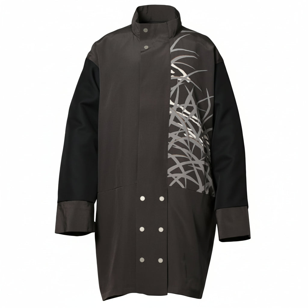 A supreme modern coat, crafted with Ryusui Kusaba's visiting kimono