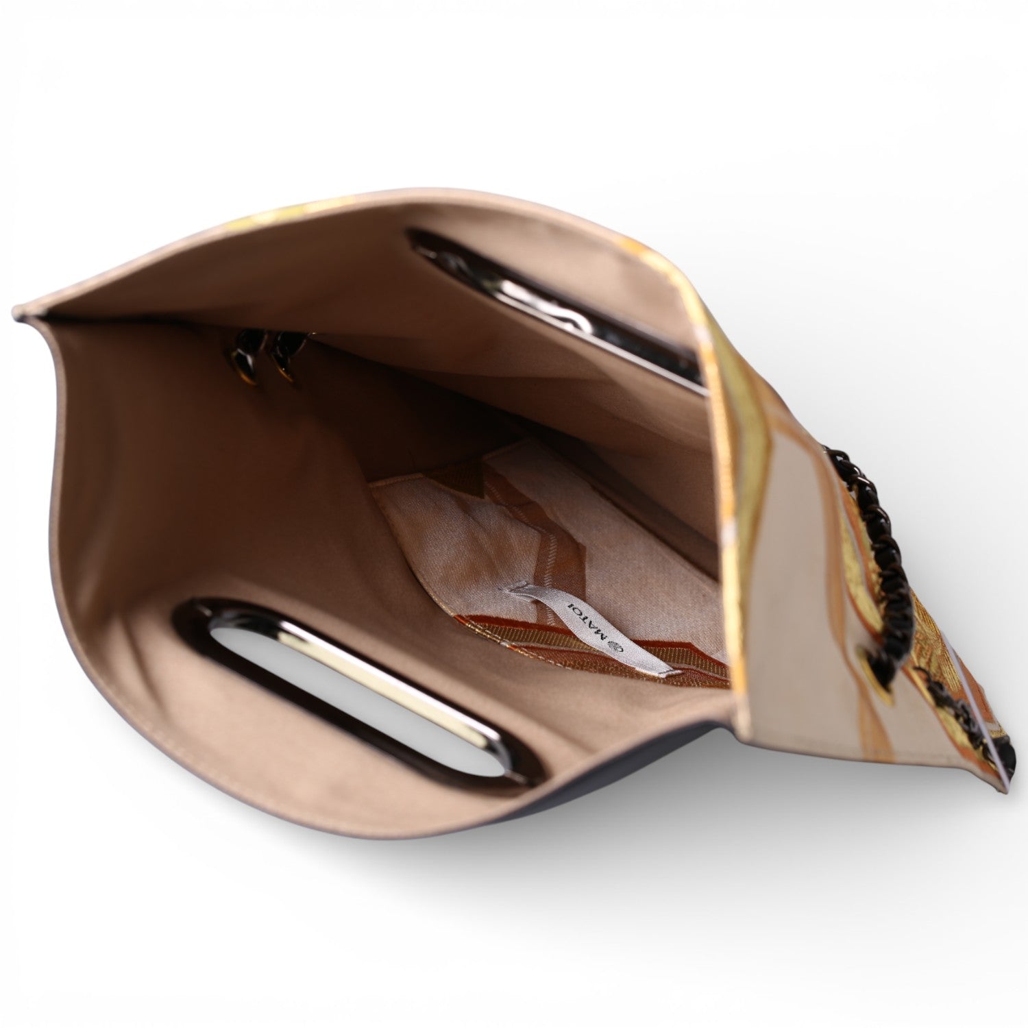 クラッチバック