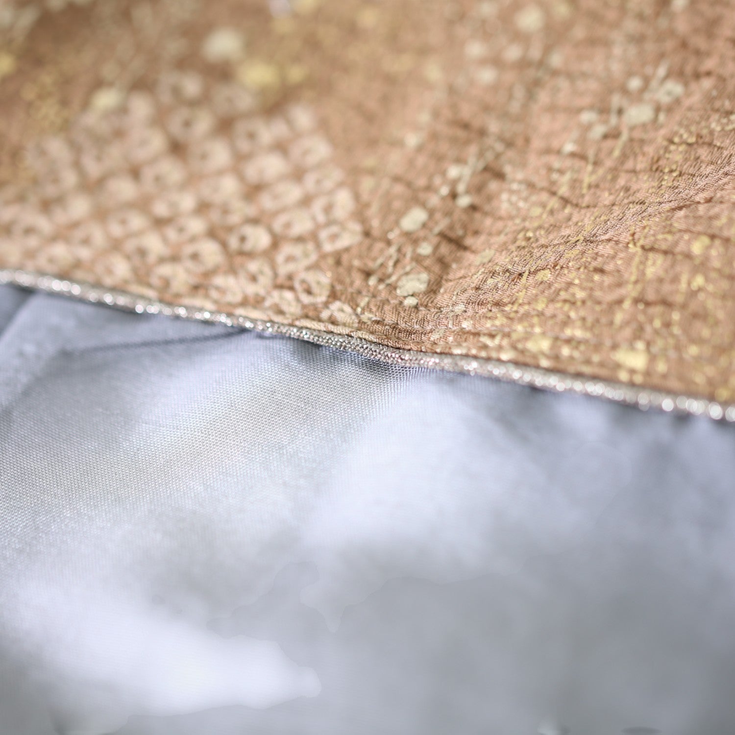 Ushiku Tsumugi silk shirts that exude traditional beauty