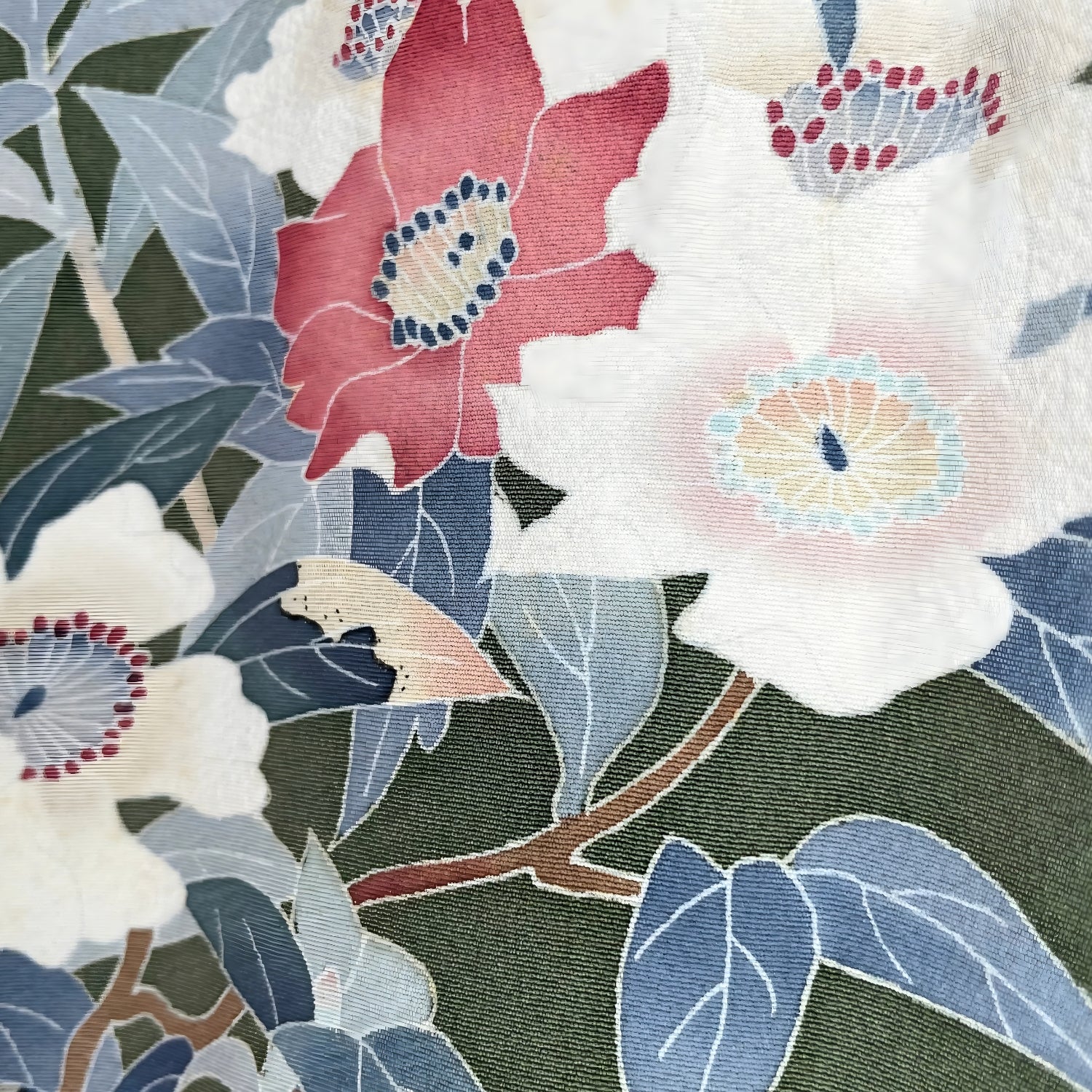 Kaga Yuzen silk shirts that change with the seasons