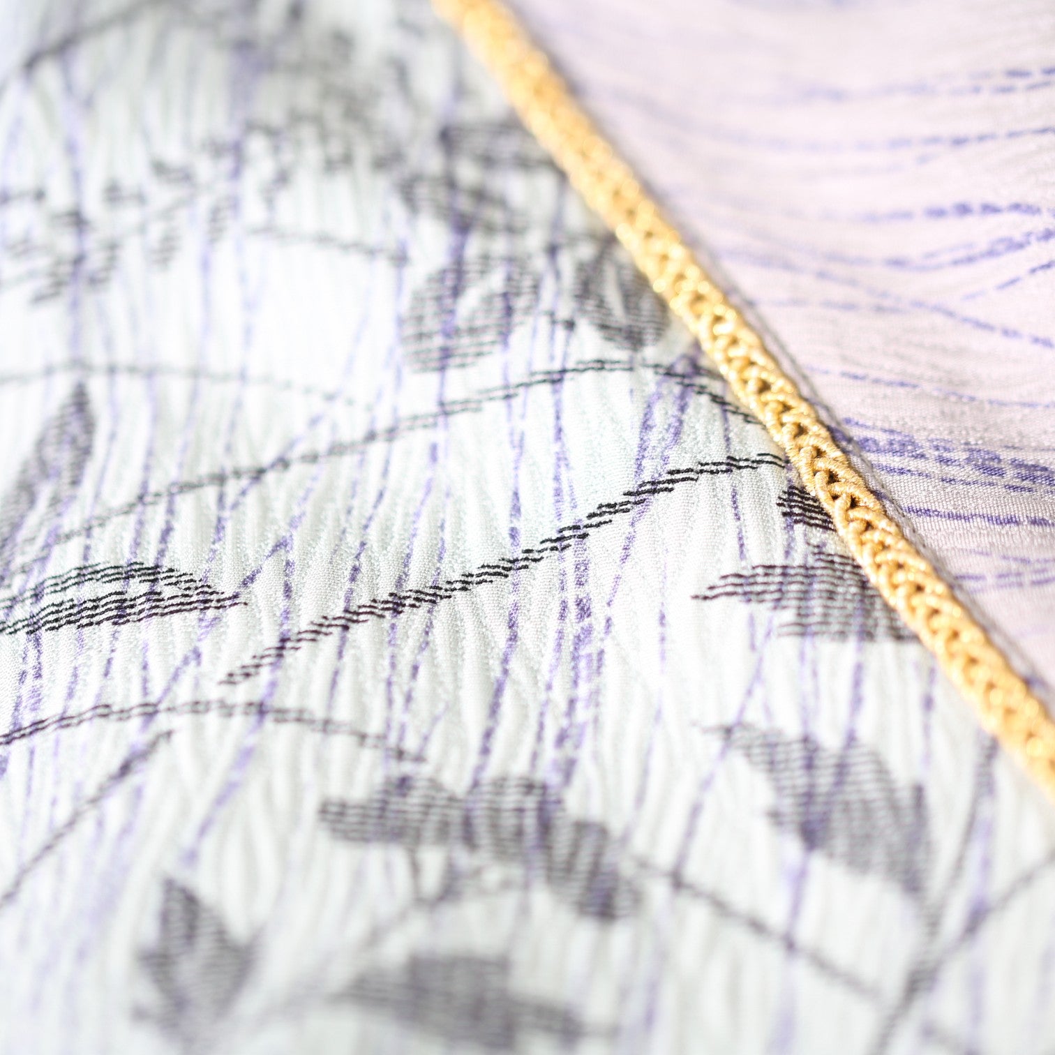 鳳凰が舞う絞り草花模様ブルゾン