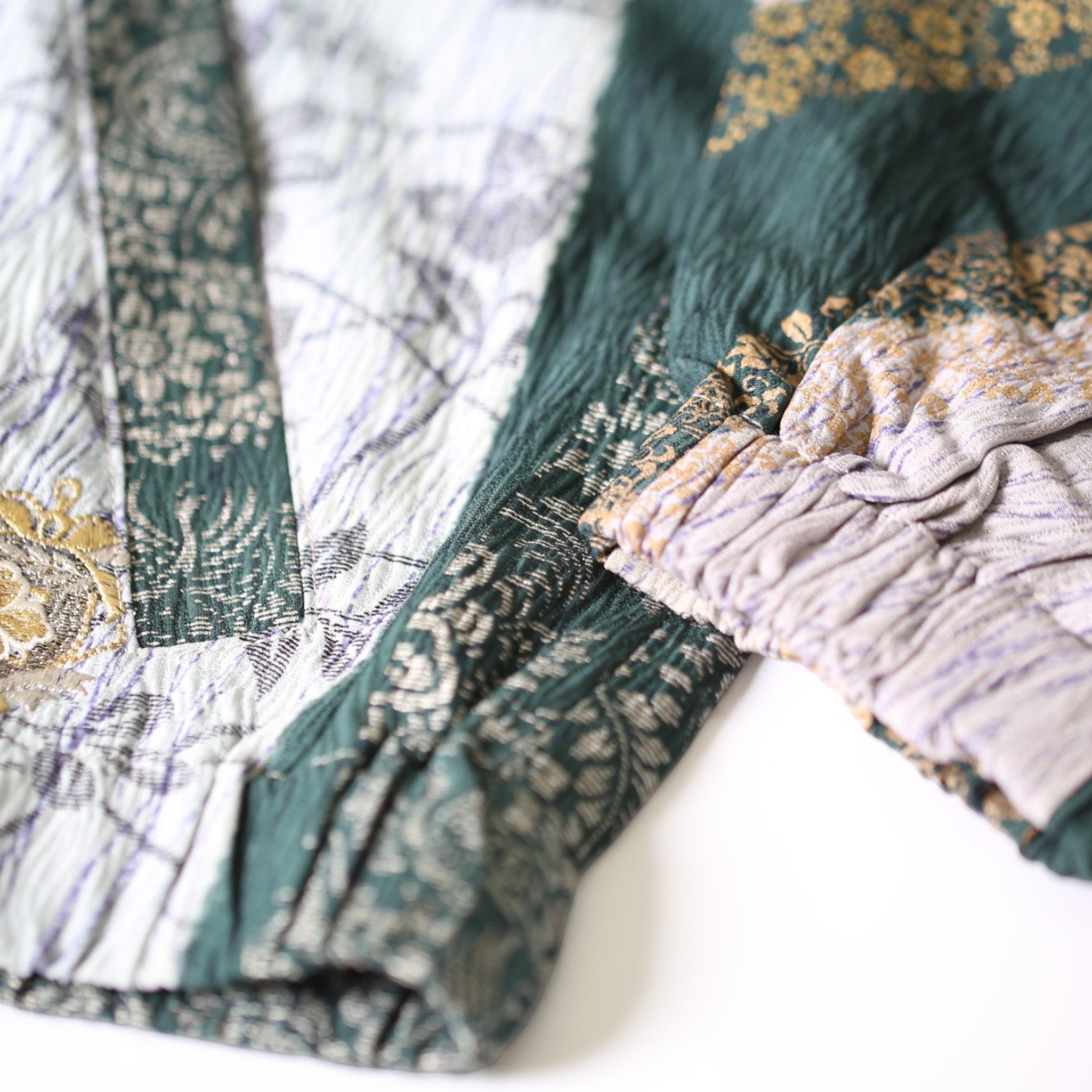 鳳凰が舞う絞り草花模様ブルゾン