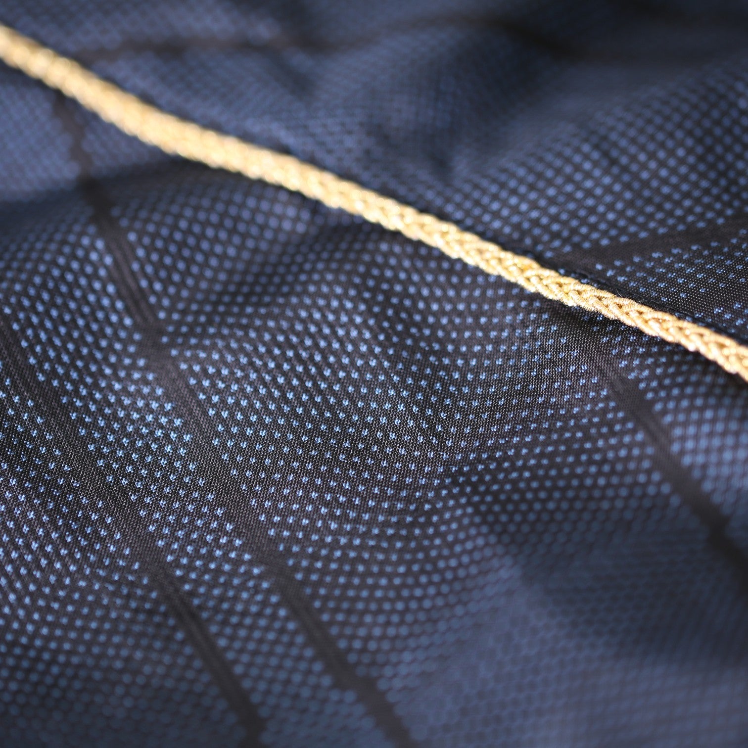 深い藍色の立涌柄ブルゾン