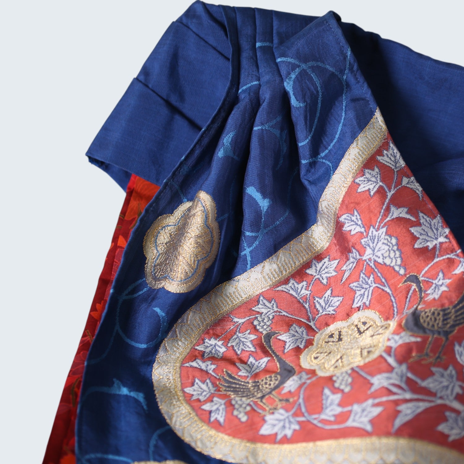 和モダン唐花模様紬と華文袋帯のパンツ