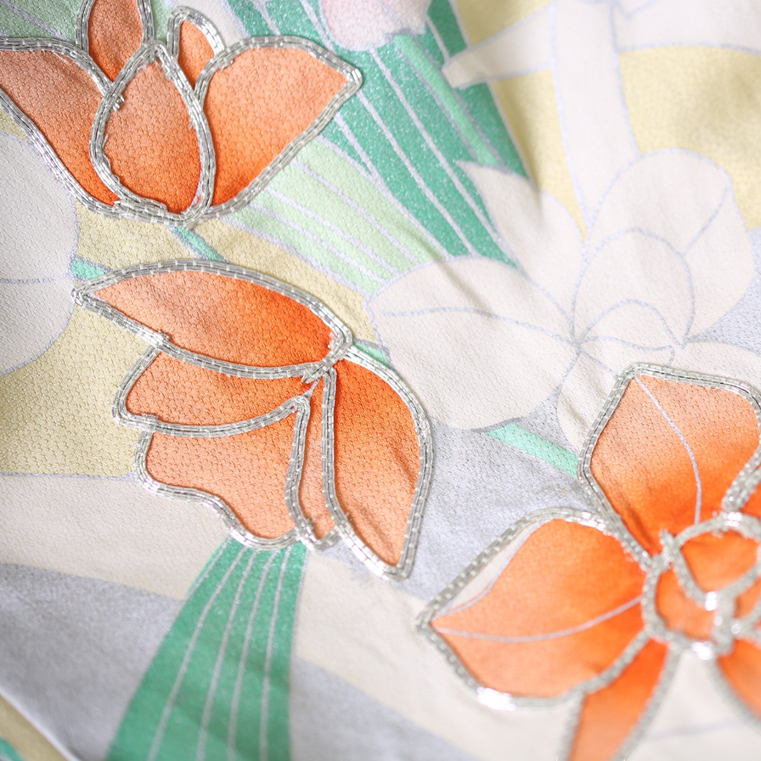 Sparkling floral fan design with elegant pants