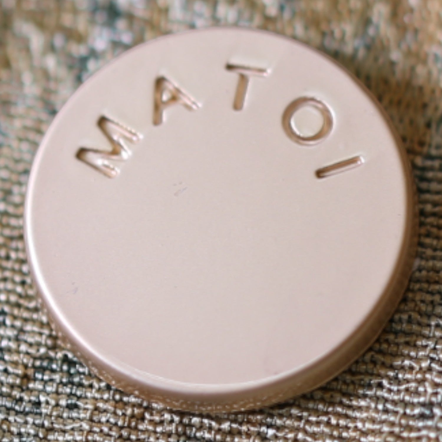 霞模様の黒袖モードコート