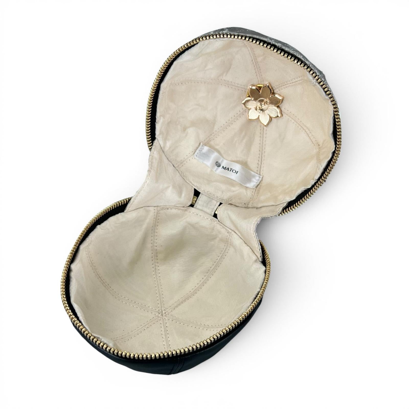 九百錦プラチナ箔と革が織りなす至高のMari Bag