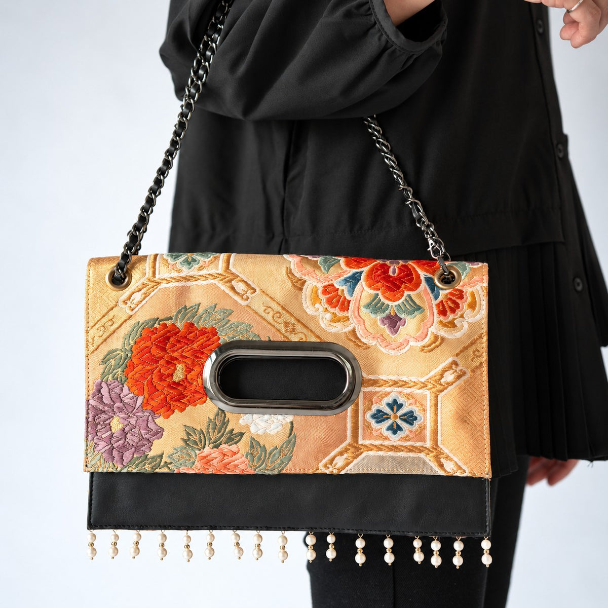 松梅の情景、ヴィンテージ帯と革のClutch bag