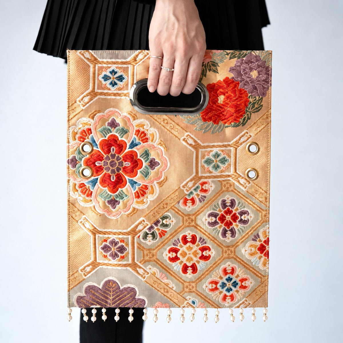 松梅の情景、ヴィンテージ帯と革のClutch bag